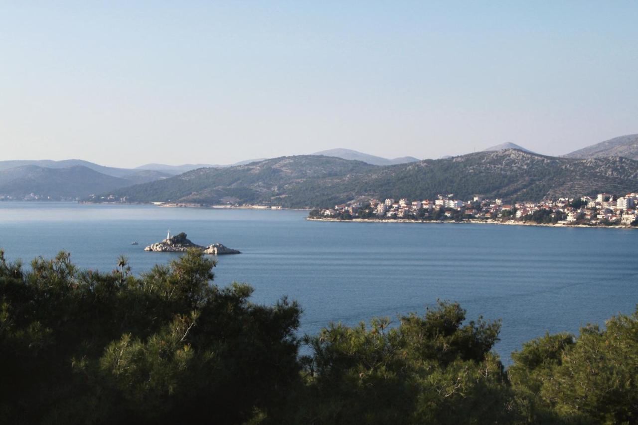 Seaside Apartments With A Swimming Pool Okrug Donji, Ciovo - 5244 Donji Okrug  Exterior photo