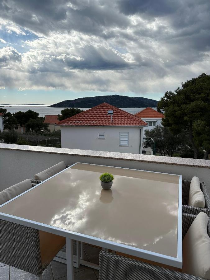 Seaside Apartments With A Swimming Pool Okrug Donji, Ciovo - 5244 Donji Okrug  Exterior photo