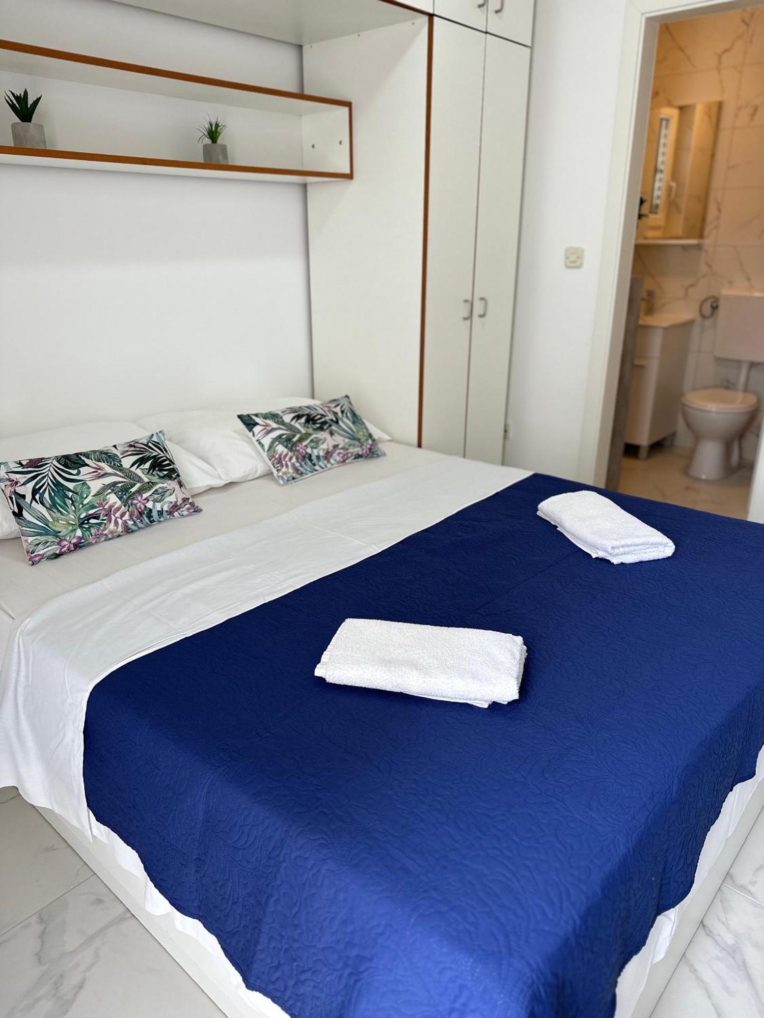 Seaside Apartments With A Swimming Pool Okrug Donji, Ciovo - 5244 Donji Okrug  Room photo